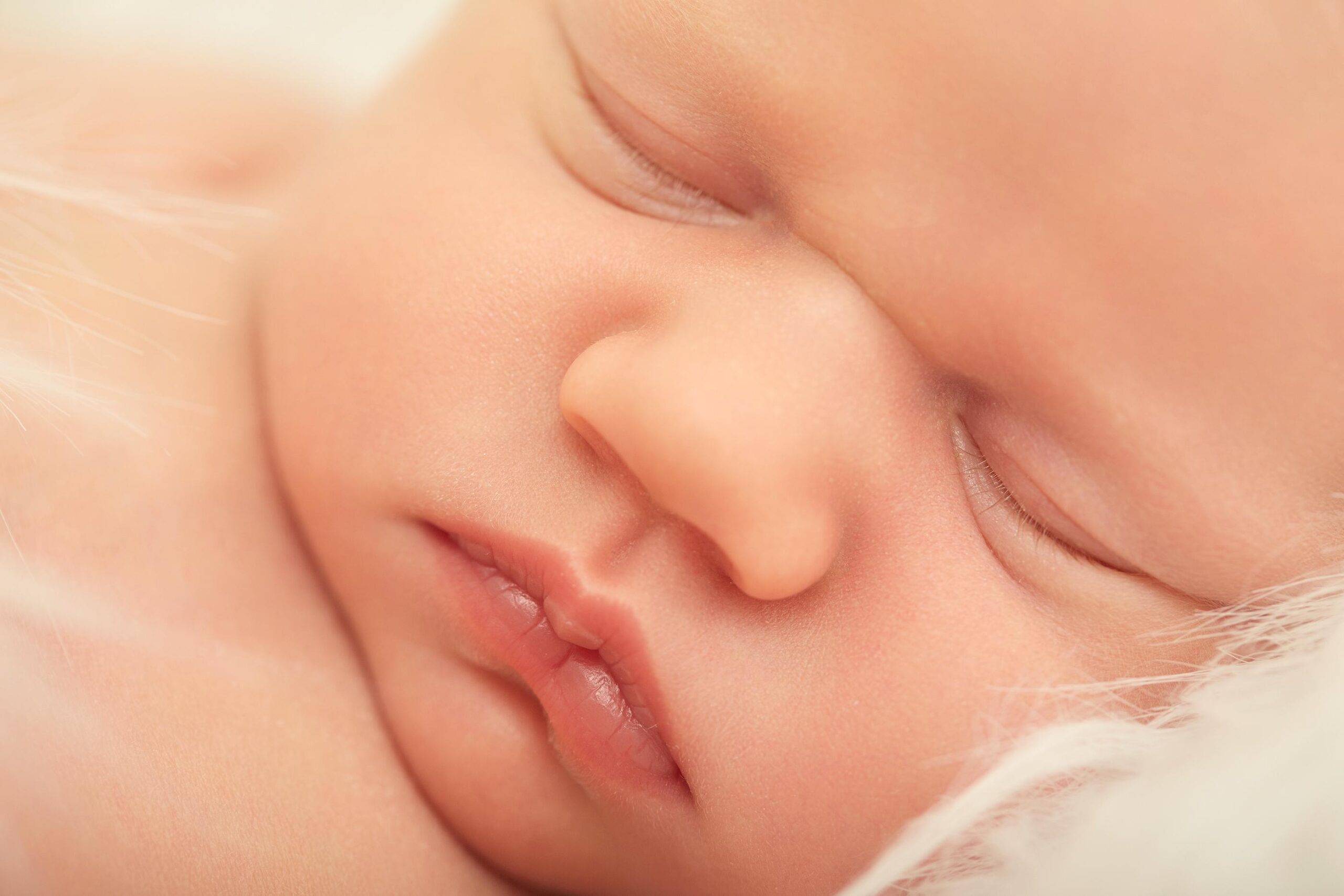 Bebeklerde ani ölüm ve boğulma riski: aileler için kapsamlı rehber