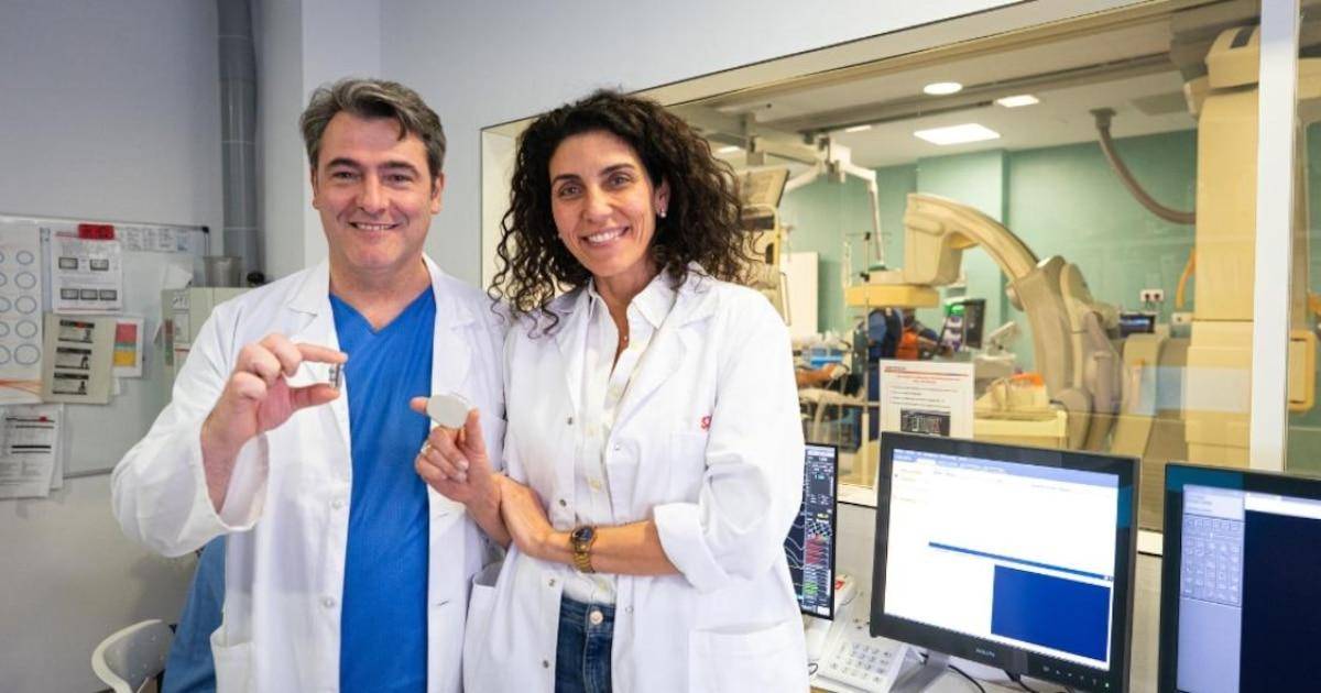 Dünyanın En Küçük Kalp Pilinin Yenidoğana Takılması