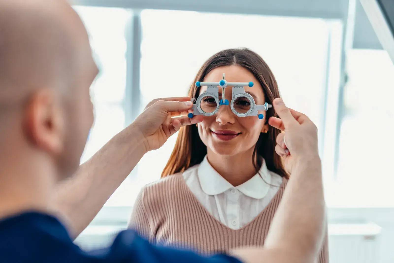 Ergenlerde Görme Sağlığı: Ekranlar, Miyopi ve Bilgisayar Görme Sendromu