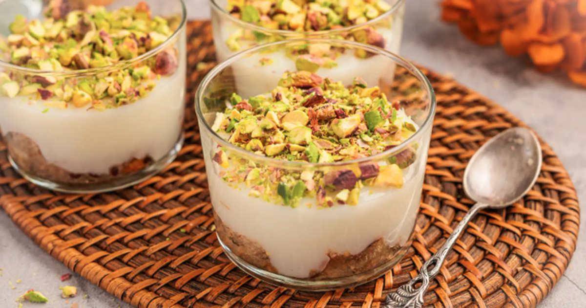 Fıstıklı Vazoda Tatlı: Kolay ve Krema Dolu Fikirler