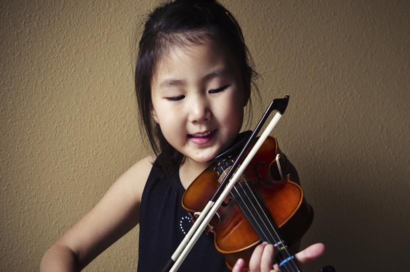 Müziğin çocuk beyni üzerindeki etkileri: zekayı ve duyguları nasıl destekler?